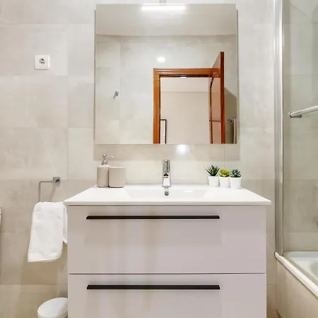 Apartamento Amplio Y Recien Reformado En Indautxu Bilbau