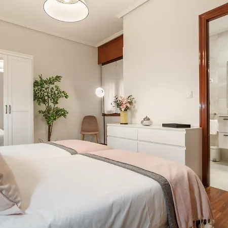 Amplio Y Recien Reformado En Indautxu Apartamento