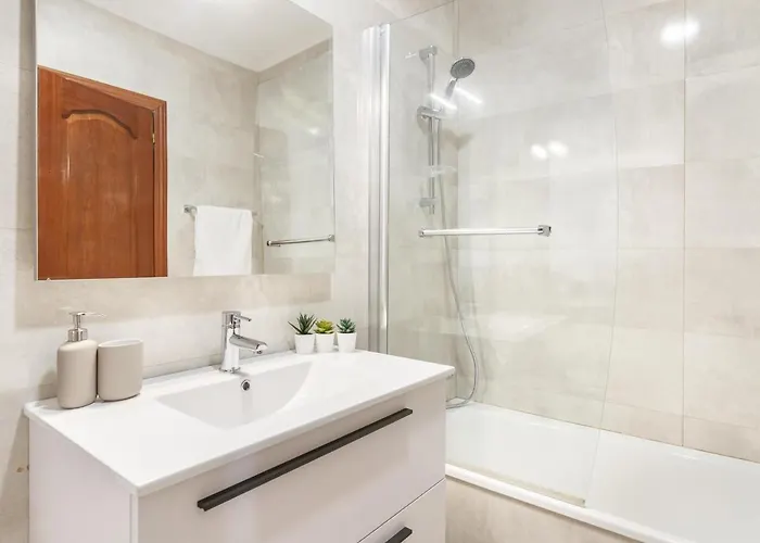 Amplio Y Recien Reformado En Indautxu * Bilbao