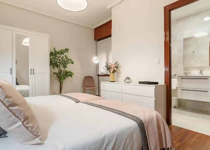 Amplio Y Recien Reformado En Indautxu Apartment