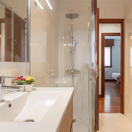 Amplio Y Recien Reformado En Indautxu * 빌바오