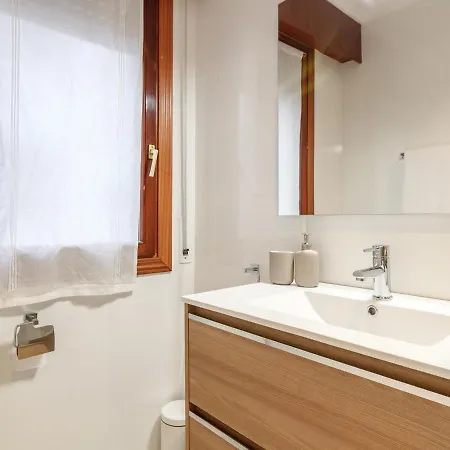 Amplio Y Recién Reformado En Indautxu Appartement