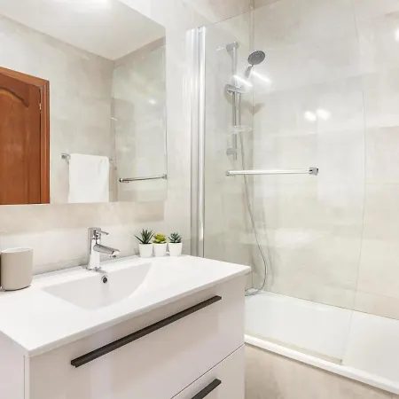 Amplio Y Recien Reformado En Indautxu * 빌바오